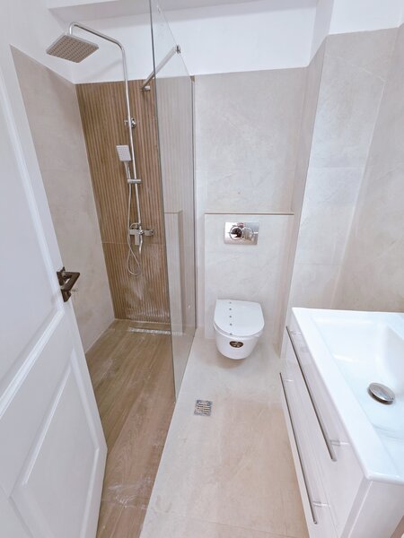 Garsoniera nemobilata Calea Victoriei Cismigiu etaj 1