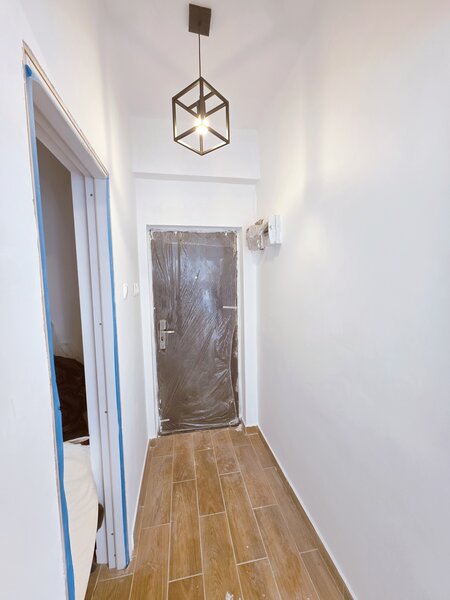 Garsoniera nemobilata Calea Victoriei Cismigiu etaj 1