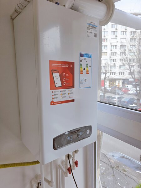 Garsoniera nemobilata Calea Victoriei Cismigiu etaj 1